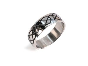 Goth ring